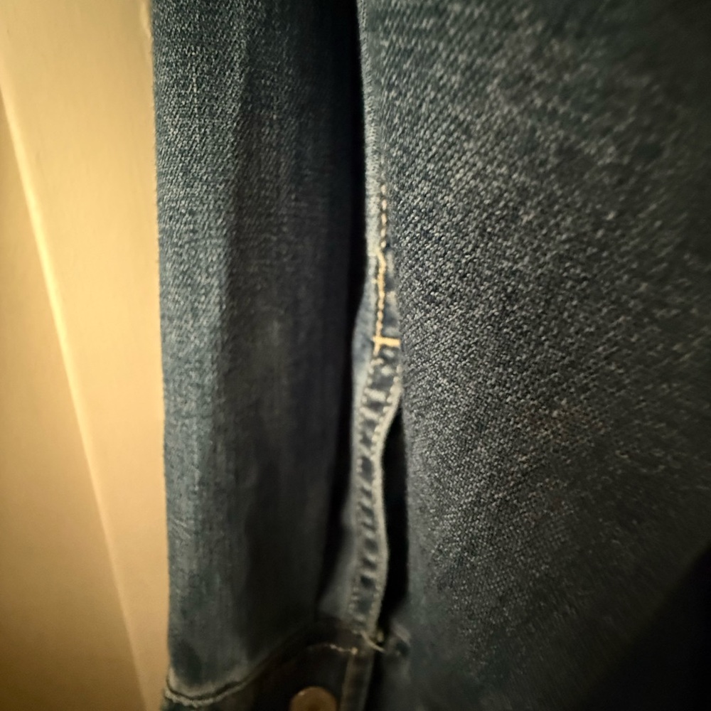 Levi's Classic Blue Denim Shirt - Picture 4 of 4